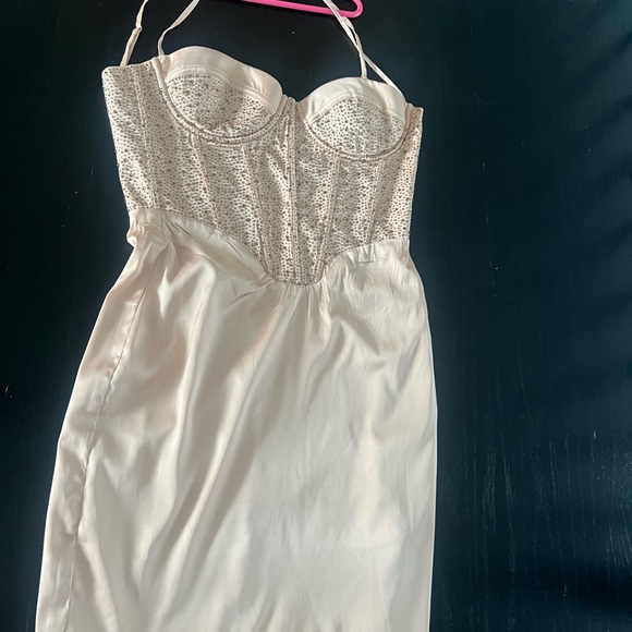 2 different princess Polly dresses one purple, one light pink - Picture 5 of 5